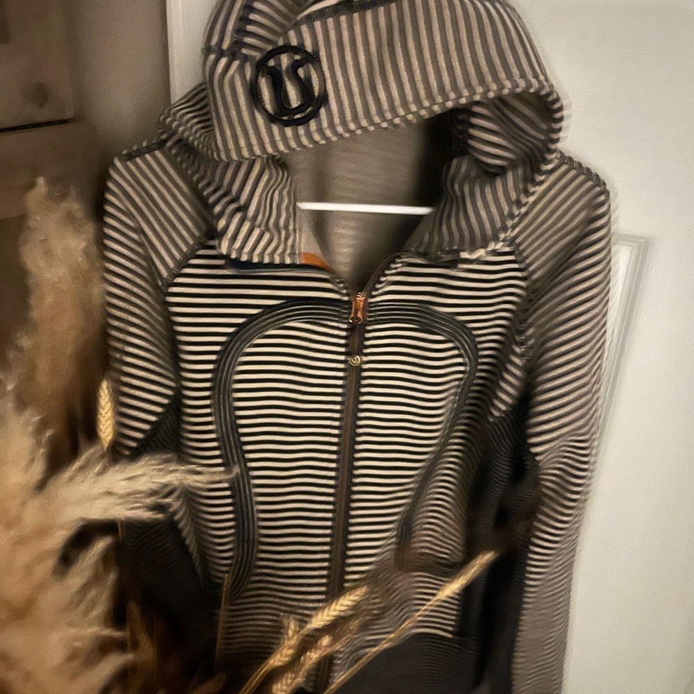 Lululemon Athletica Black and Tan Scuba Hoodie Sweatshirt